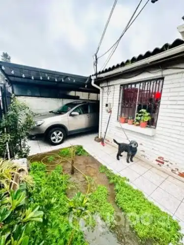 Solid 3-Bedroom 2-Bathroom House with Parking in Maipú