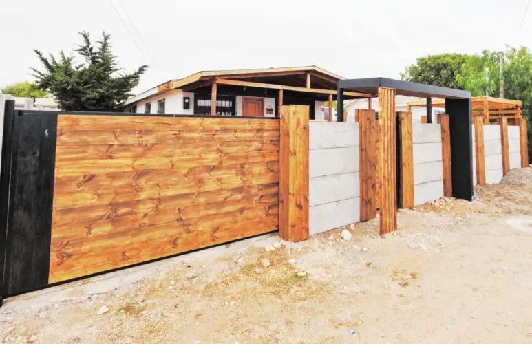 4BR/3BA Fully Equipped House with 4 Parking Spaces in Guanaqueros, Coquimbo