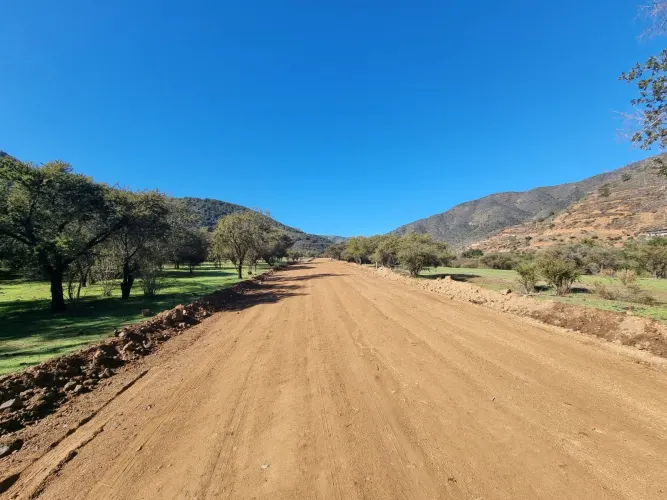 Semi-Flat Lots with Title and Electricity in Cajón San Pedro, Quillota